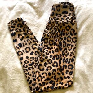 🐆 Leopard print BBB leggings